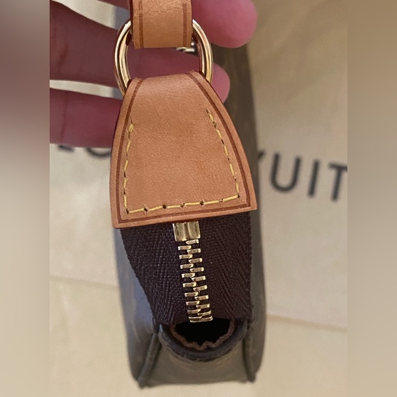 LV Pochette Accesories New Model - Picture 6 of 16